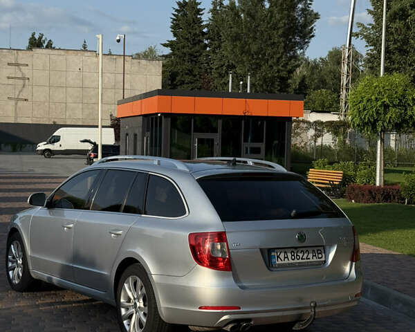 Сірий Шкода Суперб, об'ємом двигуна 2 л та пробігом 205 тис. км за 10300 $, фото 6 на Automoto.ua