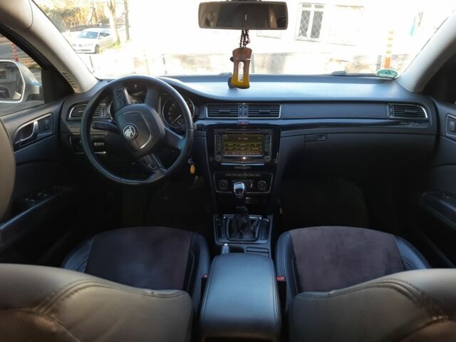 Серый Шкода Суперб, объемом двигателя 2 л и пробегом 249 тыс. км за 11000 $, фото 4 на Automoto.ua