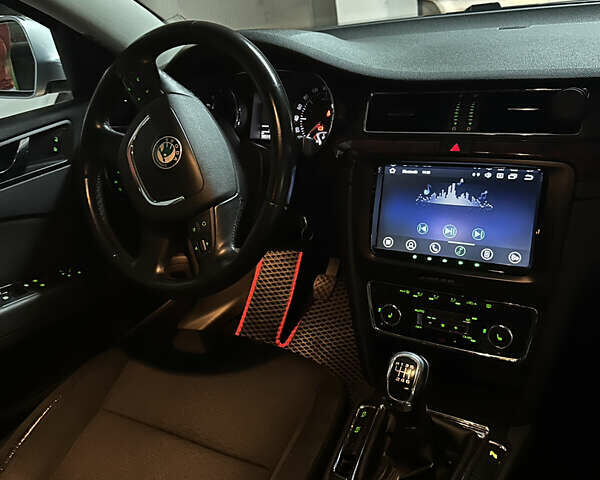 Сірий Шкода Суперб, об'ємом двигуна 2 л та пробігом 317 тис. км за 8700 $, фото 13 на Automoto.ua