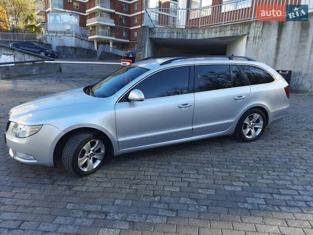 Сірий Шкода Суперб, об'ємом двигуна 2 л та пробігом 249 тис. км за 11000 $, фото 1 на Automoto.ua