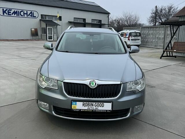 Серый Шкода Суперб, объемом двигателя 1.4 л и пробегом 239 тыс. км за 6900 $, фото 2 на Automoto.ua