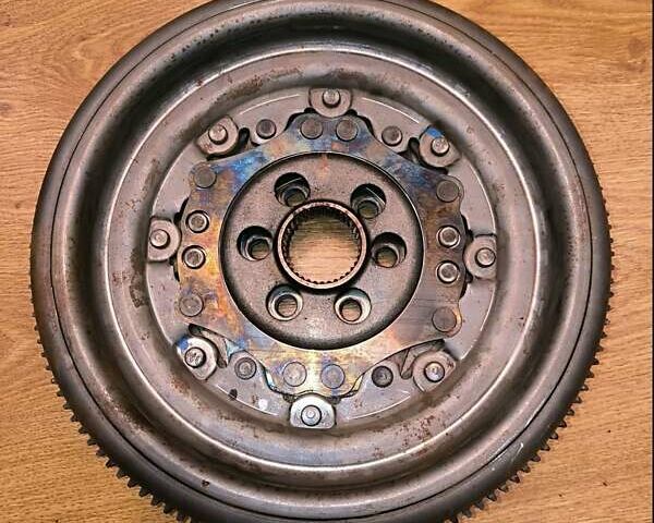 Сірий Шкода Суперб, об'ємом двигуна 2 л та пробігом 259 тис. км за 10499 $, фото 3 на Automoto.ua