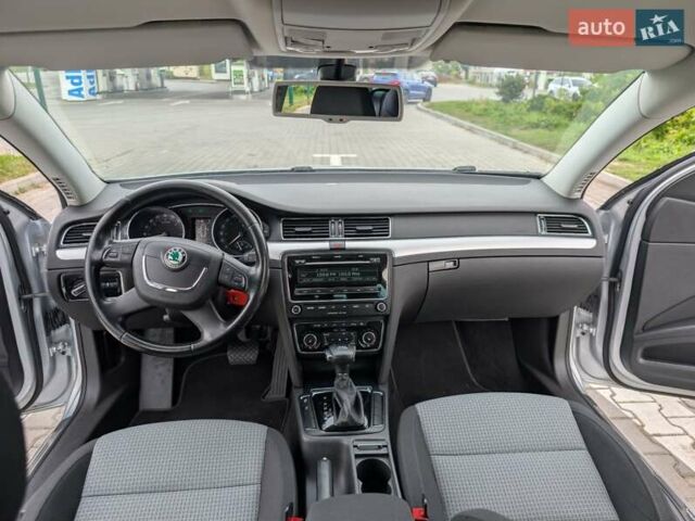 Серый Шкода Суперб, объемом двигателя 1.97 л и пробегом 289 тыс. км за 10000 $, фото 26 на Automoto.ua