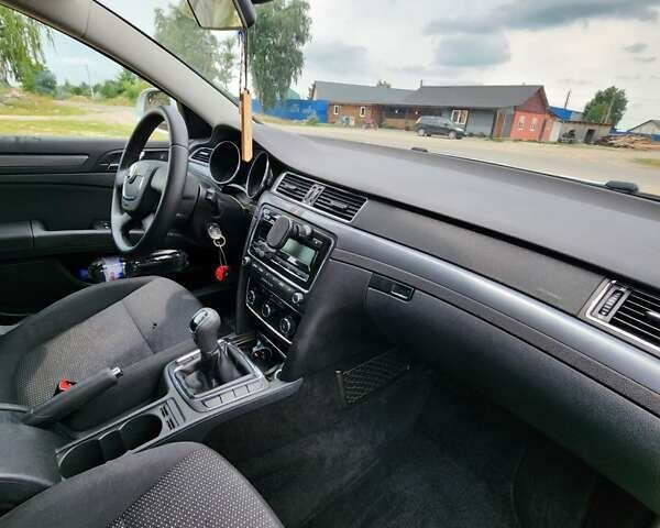 Серый Шкода Суперб, объемом двигателя 2 л и пробегом 365 тыс. км за 7999 $, фото 16 на Automoto.ua
