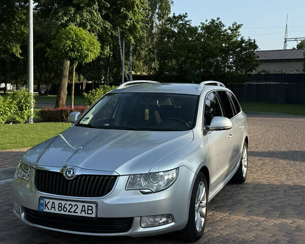 Сірий Шкода Суперб, об'ємом двигуна 2 л та пробігом 205 тис. км за 10300 $, фото 3 на Automoto.ua