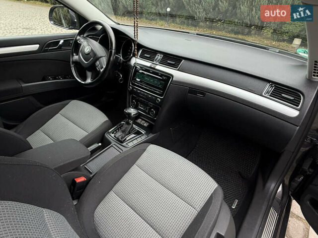 Серый Шкода Суперб, объемом двигателя 1.97 л и пробегом 270 тыс. км за 11700 $, фото 41 на Automoto.ua