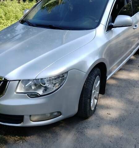 Серый Шкода Суперб, объемом двигателя 1.97 л и пробегом 350 тыс. км за 7300 $, фото 1 на Automoto.ua