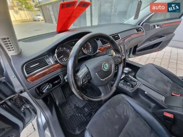 Серый Шкода Суперб, объемом двигателя 1.8 л и пробегом 225 тыс. км за 9300 $, фото 65 на Automoto.ua