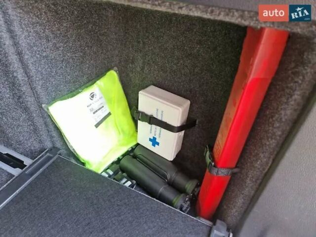 Серый Шкода Суперб, объемом двигателя 1.8 л и пробегом 225 тыс. км за 9300 $, фото 76 на Automoto.ua