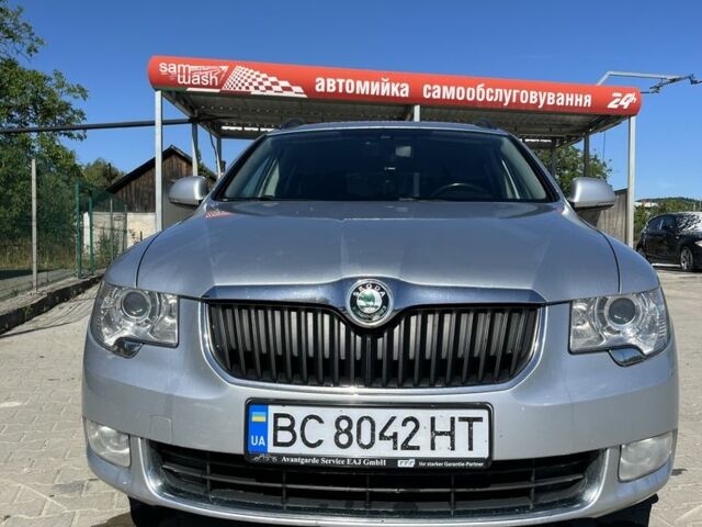 Серый Шкода Суперб, объемом двигателя 2 л и пробегом 215 тыс. км за 9400 $, фото 1 на Automoto.ua