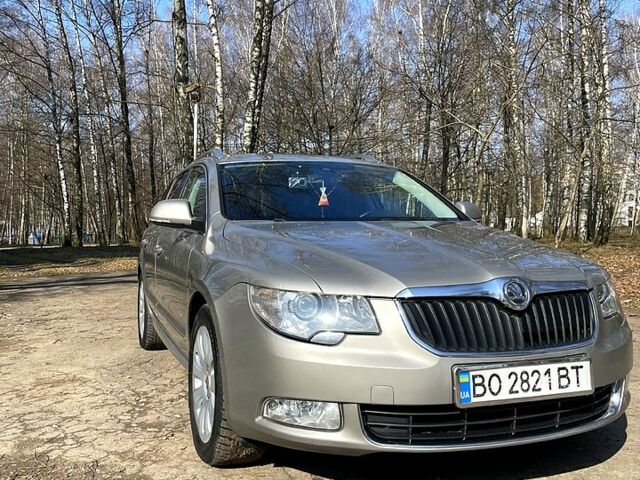 Сірий Шкода Суперб, об'ємом двигуна 2 л та пробігом 280 тис. км за 8700 $, фото 1 на Automoto.ua