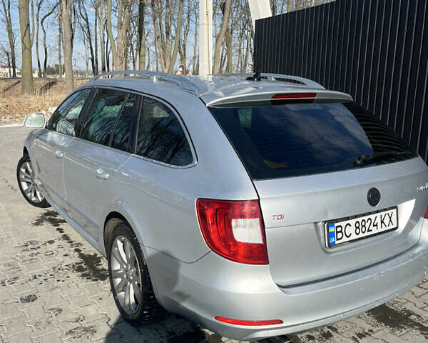 Серый Шкода Суперб, объемом двигателя 2 л и пробегом 334 тыс. км за 8900 $, фото 10 на Automoto.ua
