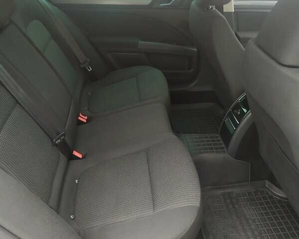 Сірий Шкода Суперб, об'ємом двигуна 1.6 л та пробігом 303 тис. км за 8299 $, фото 11 на Automoto.ua