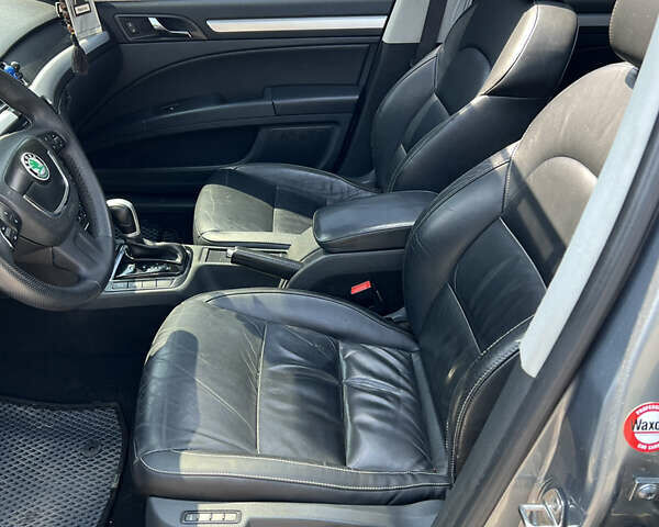 Серый Шкода Суперб, объемом двигателя 1.97 л и пробегом 275 тыс. км за 10700 $, фото 26 на Automoto.ua