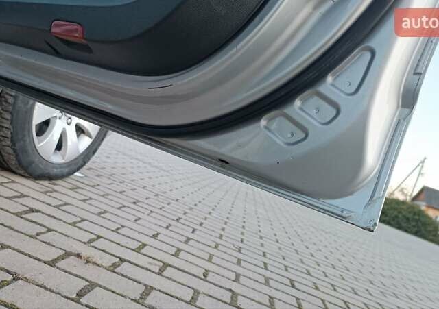 Серый Шкода Суперб, объемом двигателя 1.6 л и пробегом 328 тыс. км за 7950 $, фото 68 на Automoto.ua