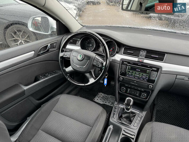 Сірий Шкода Суперб, об'ємом двигуна 1.6 л та пробігом 278 тис. км за 8990 $, фото 28 на Automoto.ua