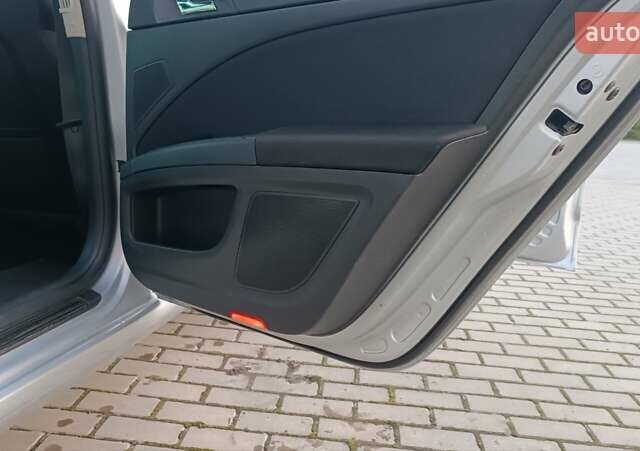 Серый Шкода Суперб, объемом двигателя 1.6 л и пробегом 328 тыс. км за 7950 $, фото 63 на Automoto.ua