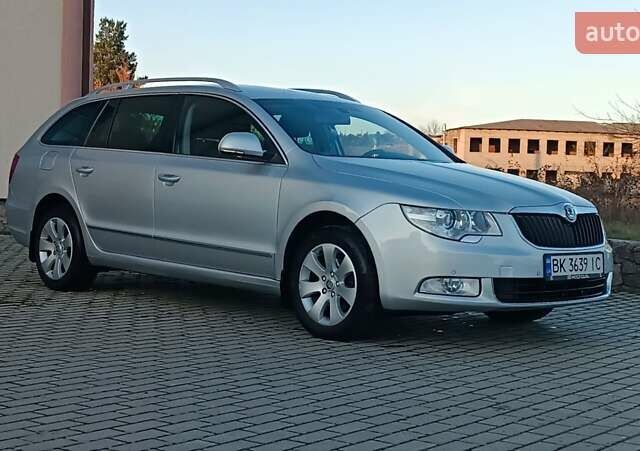 Серый Шкода Суперб, объемом двигателя 1.6 л и пробегом 328 тыс. км за 7950 $, фото 2 на Automoto.ua