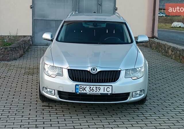 Серый Шкода Суперб, объемом двигателя 1.6 л и пробегом 328 тыс. км за 7950 $, фото 3 на Automoto.ua