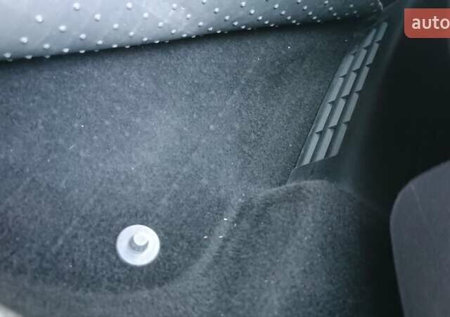 Серый Шкода Суперб, объемом двигателя 1.6 л и пробегом 328 тыс. км за 7950 $, фото 110 на Automoto.ua