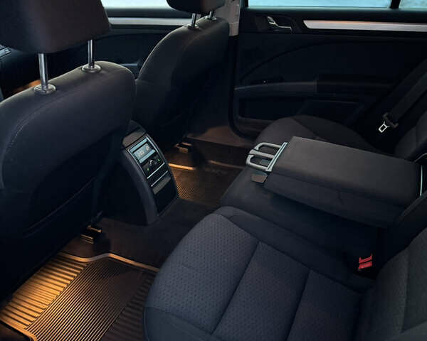 Сірий Шкода Суперб, об'ємом двигуна 2 л та пробігом 343 тис. км за 10500 $, фото 22 на Automoto.ua