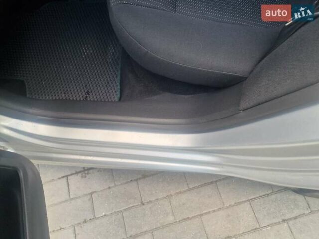 Серый Шкода Суперб, объемом двигателя 1.6 л и пробегом 252 тыс. км за 9350 $, фото 2 на Automoto.ua