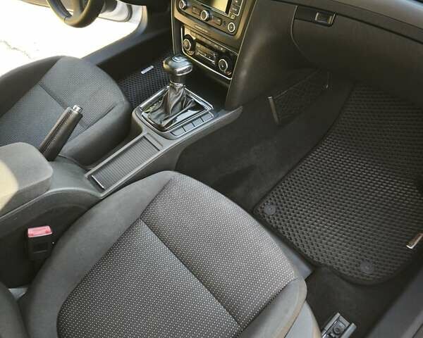 Серый Шкода Суперб, объемом двигателя 1.8 л и пробегом 317 тыс. км за 8500 $, фото 22 на Automoto.ua