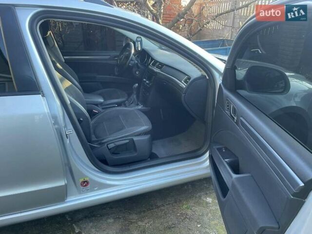 Сірий Шкода Суперб, об'ємом двигуна 1.6 л та пробігом 275 тис. км за 8500 $, фото 9 на Automoto.ua