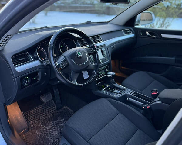 Сірий Шкода Суперб, об'ємом двигуна 2 л та пробігом 343 тис. км за 10500 $, фото 13 на Automoto.ua