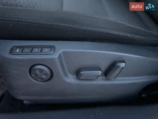 Сірий Шкода Суперб, об'ємом двигуна 2 л та пробігом 343 тис. км за 10500 $, фото 19 на Automoto.ua