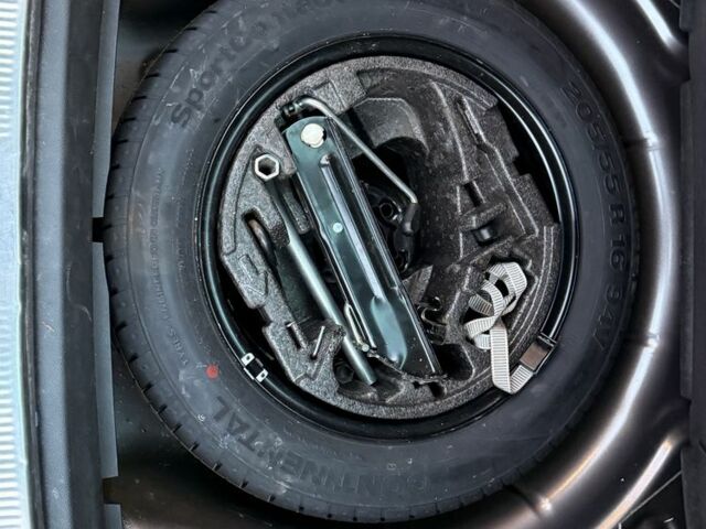 Серый Шкода Суперб, объемом двигателя 2 л и пробегом 288 тыс. км за 11300 $, фото 21 на Automoto.ua