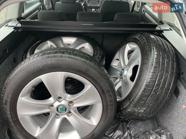 Серый Шкода Суперб, объемом двигателя 2 л и пробегом 284 тыс. км за 9990 $, фото 26 на Automoto.ua