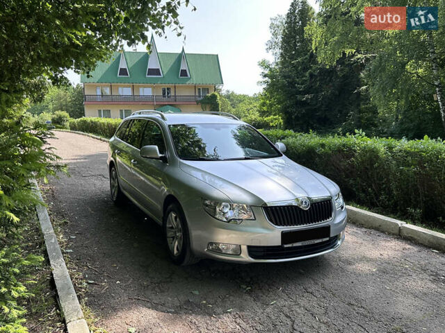 Серый Шкода Суперб, объемом двигателя 2 л и пробегом 322 тыс. км за 10200 $, фото 1 на Automoto.ua