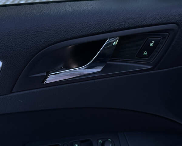 Сірий Шкода Суперб, об'ємом двигуна 2 л та пробігом 343 тис. км за 10500 $, фото 20 на Automoto.ua