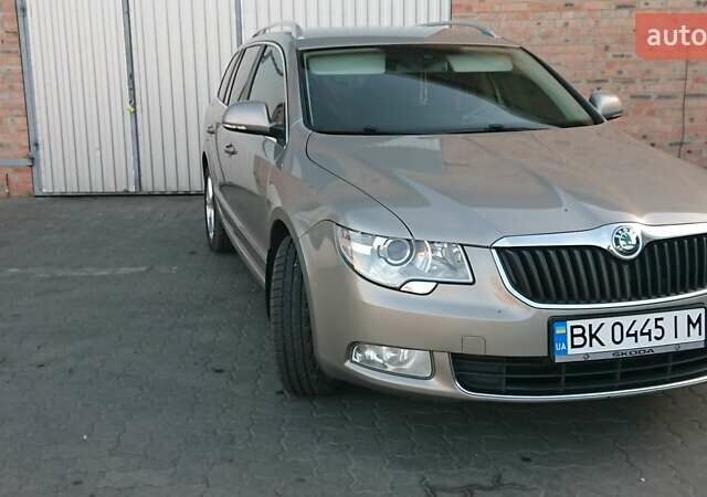 Серый Шкода Суперб, объемом двигателя 1.8 л и пробегом 224 тыс. км за 9500 $, фото 8 на Automoto.ua