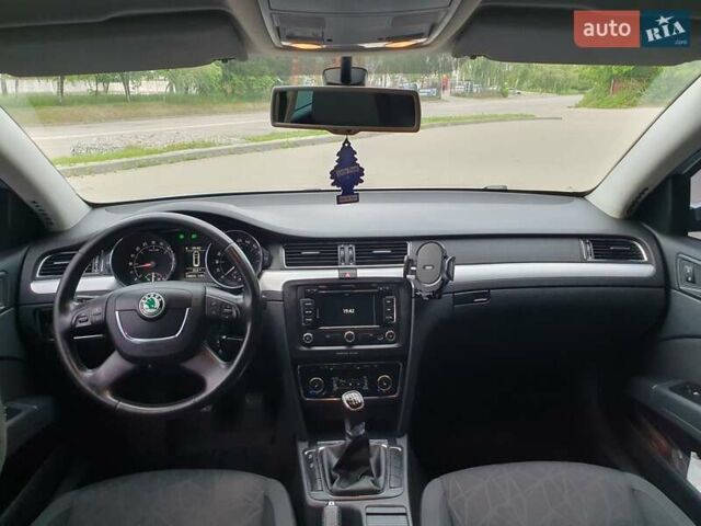 Серый Шкода Суперб, объемом двигателя 1.97 л и пробегом 348 тыс. км за 10200 $, фото 9 на Automoto.ua