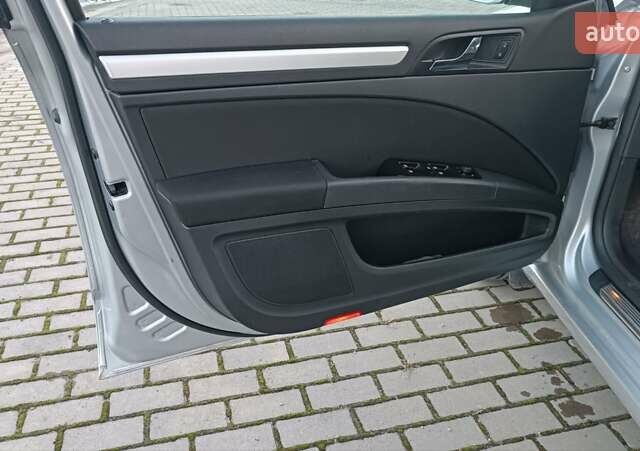 Серый Шкода Суперб, объемом двигателя 1.6 л и пробегом 328 тыс. км за 7950 $, фото 87 на Automoto.ua