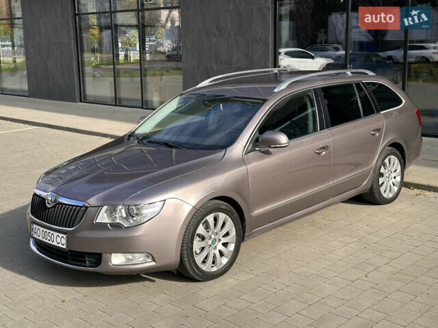 Серый Шкода Суперб, объемом двигателя 1.97 л и пробегом 250 тыс. км за 9000 $, фото 2 на Automoto.ua