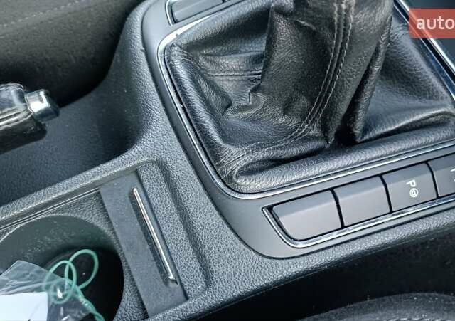 Серый Шкода Суперб, объемом двигателя 1.6 л и пробегом 328 тыс. км за 7950 $, фото 101 на Automoto.ua