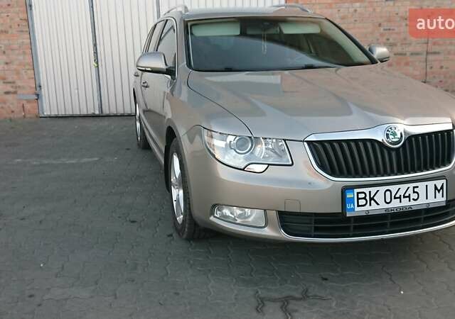 Серый Шкода Суперб, объемом двигателя 1.8 л и пробегом 224 тыс. км за 9500 $, фото 9 на Automoto.ua