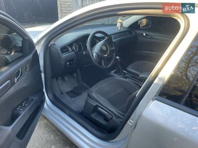 Сірий Шкода Суперб, об'ємом двигуна 1.6 л та пробігом 275 тис. км за 8500 $, фото 12 на Automoto.ua