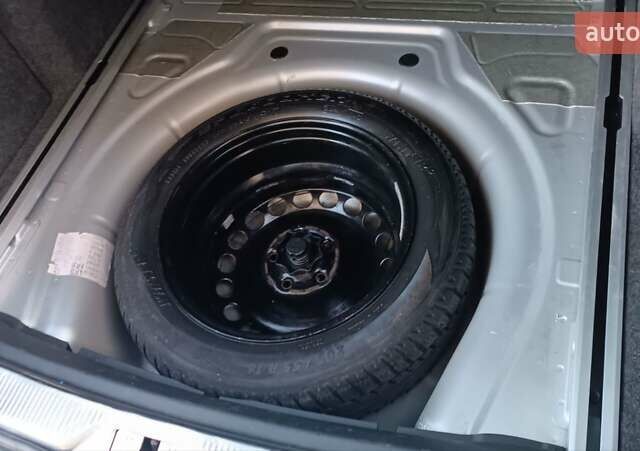 Серый Шкода Суперб, объемом двигателя 1.6 л и пробегом 328 тыс. км за 7950 $, фото 75 на Automoto.ua