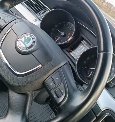 Серый Шкода Суперб, объемом двигателя 1.6 л и пробегом 328 тыс. км за 7950 $, фото 99 на Automoto.ua