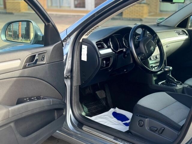 Серый Шкода Суперб, объемом двигателя 2 л и пробегом 241 тыс. км за 8200 $, фото 8 на Automoto.ua