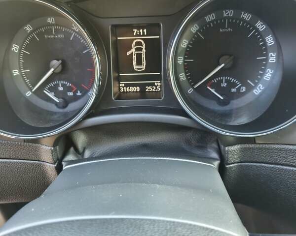 Серый Шкода Суперб, объемом двигателя 1.8 л и пробегом 317 тыс. км за 8500 $, фото 16 на Automoto.ua