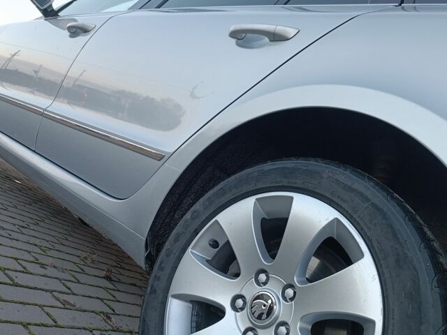 Серый Шкода Суперб, объемом двигателя 1.6 л и пробегом 328 тыс. км за 6950 $, фото 18 на Automoto.ua