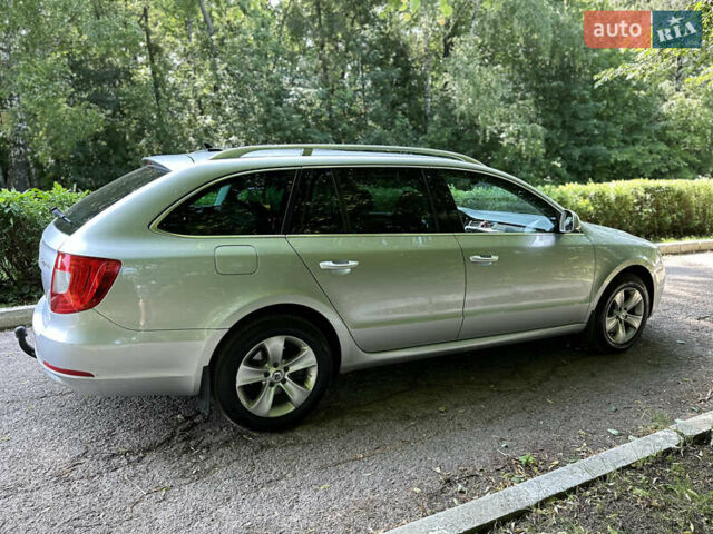 Сірий Шкода Суперб, об'ємом двигуна 2 л та пробігом 322 тис. км за 9700 $, фото 3 на Automoto.ua