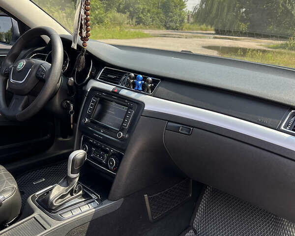 Серый Шкода Суперб, объемом двигателя 1.97 л и пробегом 275 тыс. км за 10700 $, фото 89 на Automoto.ua