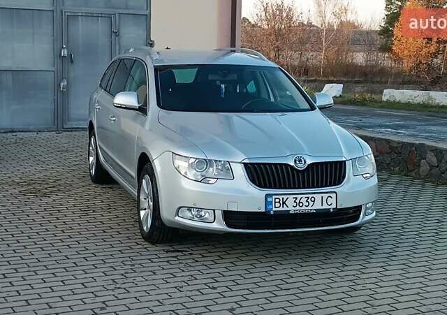 Серый Шкода Суперб, объемом двигателя 1.6 л и пробегом 328 тыс. км за 7950 $, фото 4 на Automoto.ua