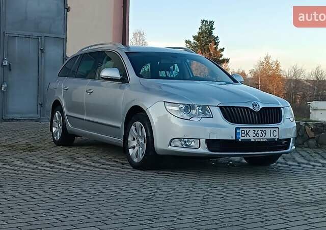 Серый Шкода Суперб, объемом двигателя 1.6 л и пробегом 328 тыс. км за 7950 $, фото 1 на Automoto.ua